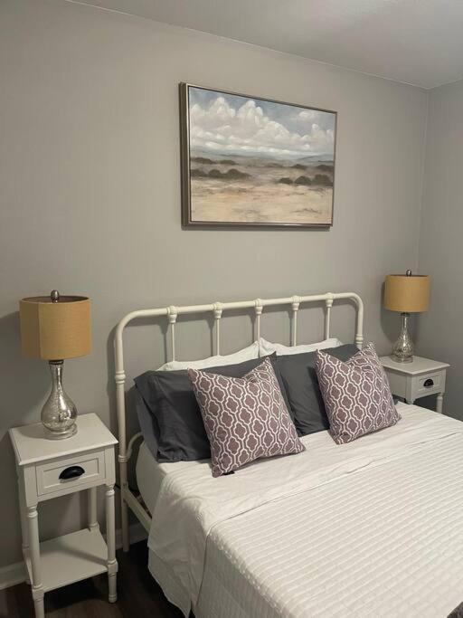 The Bernice - 2 Bedroom Apt In Quilt Town, Usa Hamilton Buitenkant foto