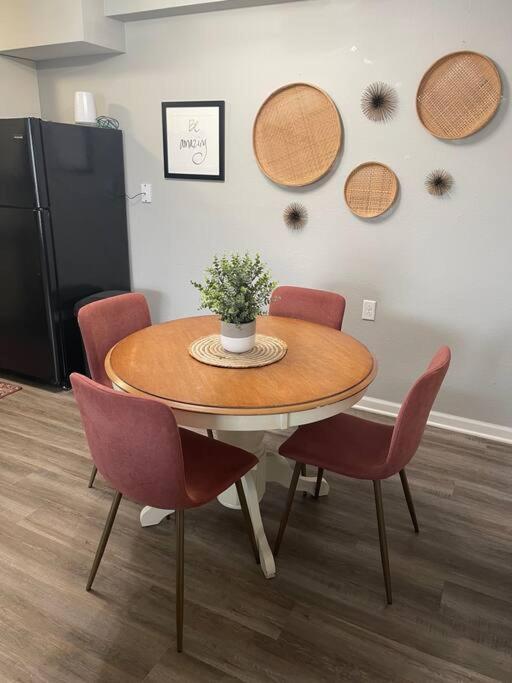 The Bernice - 2 Bedroom Apt In Quilt Town, Usa Hamilton Buitenkant foto