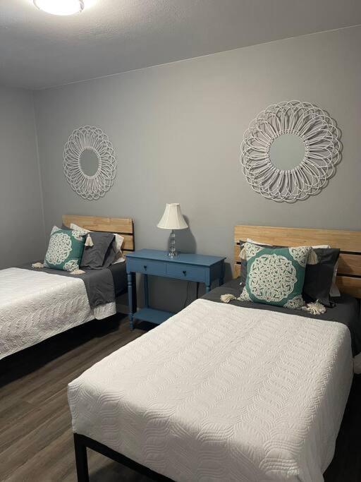 The Bernice - 2 Bedroom Apt In Quilt Town, Usa Hamilton Buitenkant foto